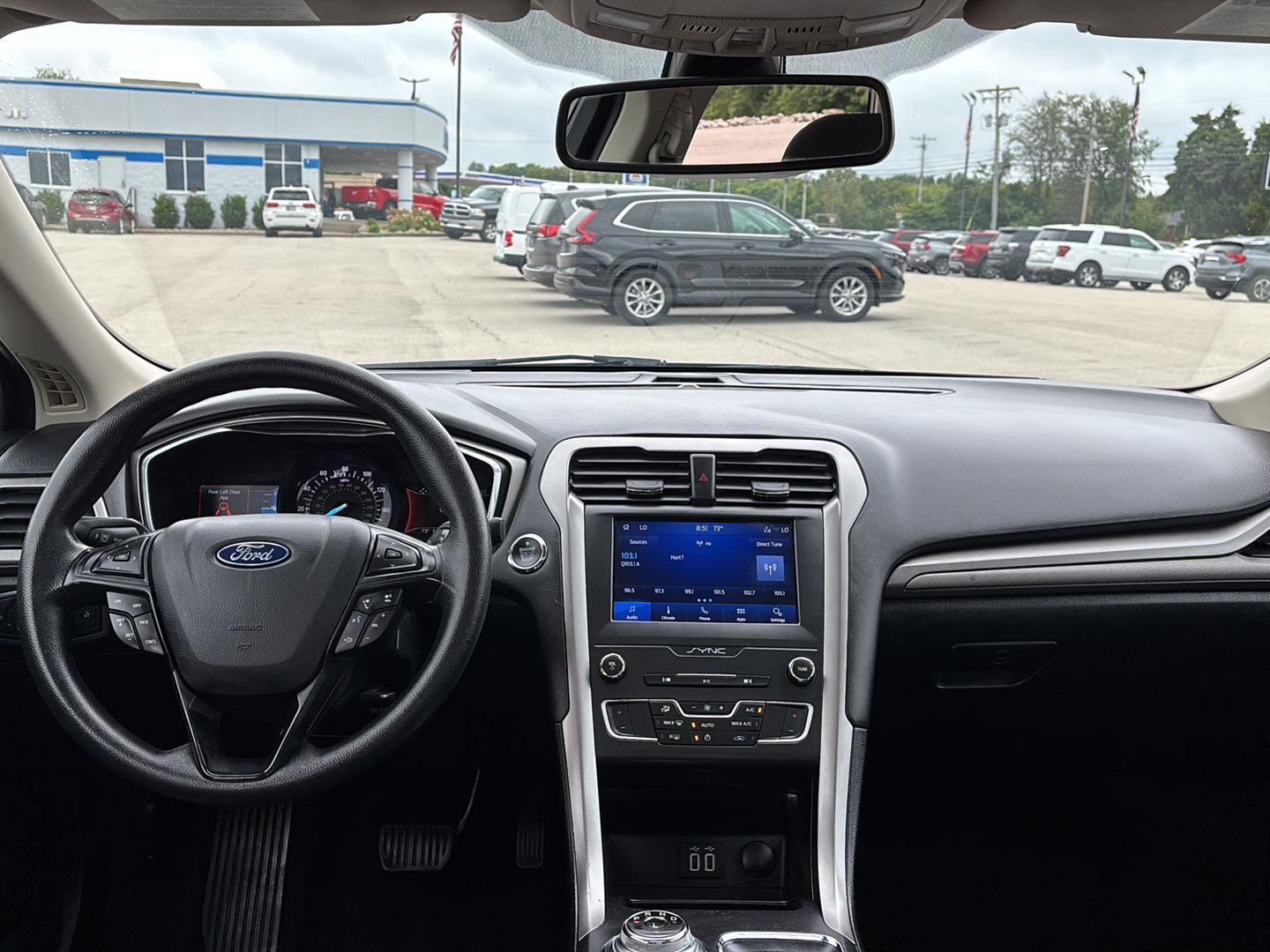 2020 Ford Fusion SE photo 4