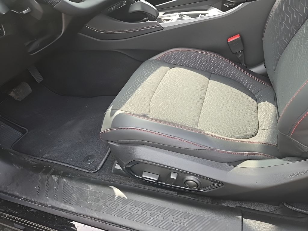 2025 Dodge Charger R/T photo 13