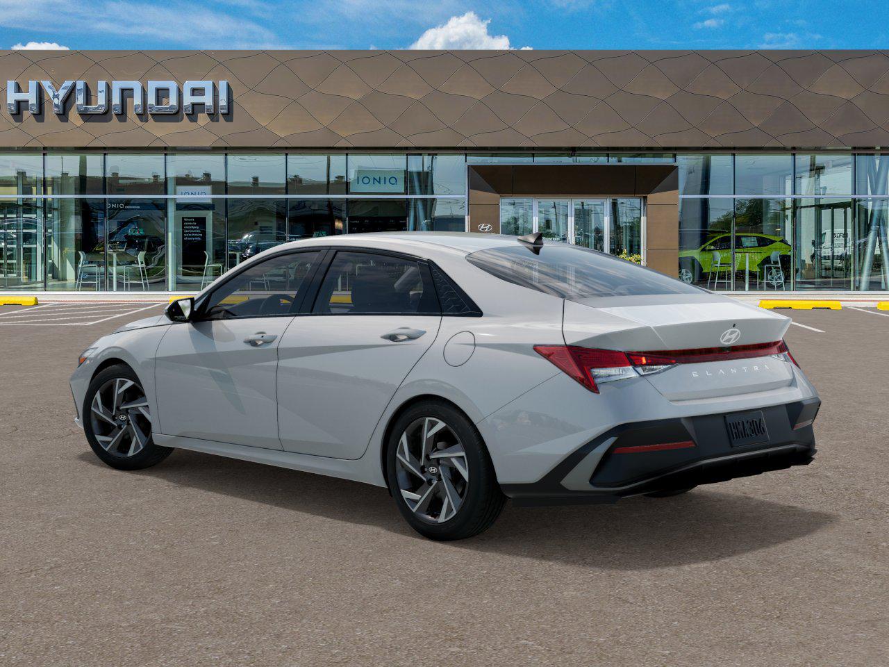 2025 Hyundai Elantra SEL Convenience photo 3