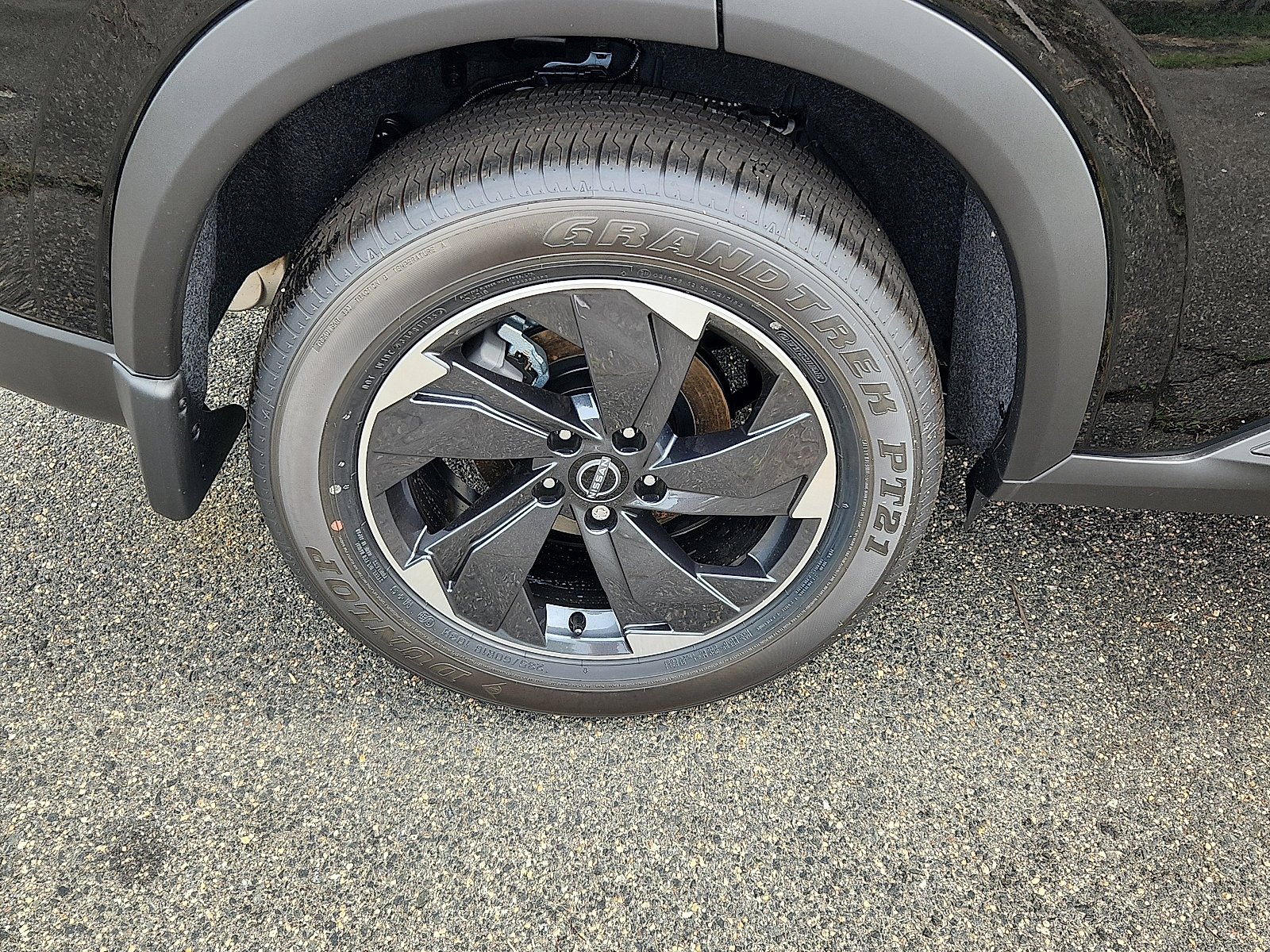 2025 Nissan Rogue SV photo 4