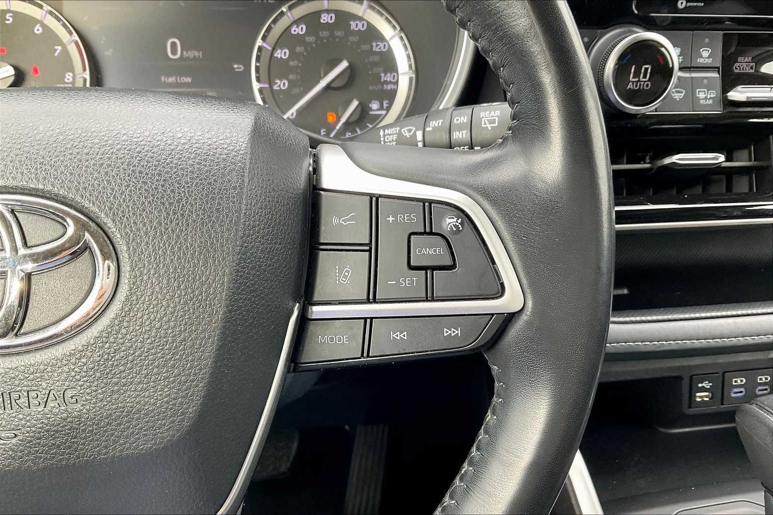 2022 Toyota Highlander XLE photo 21