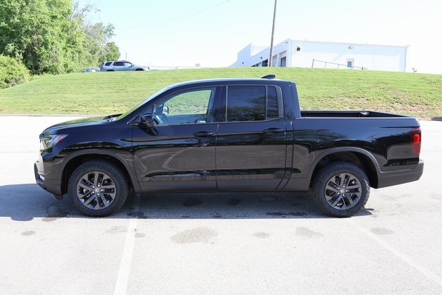 2025 Honda Ridgeline Sport photo 2