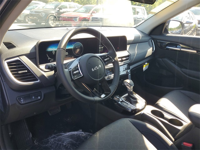 2026 Kia Seltos EX photo 8