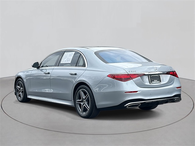 2022 Mercedes Benz S 580 4MATIC photo 2