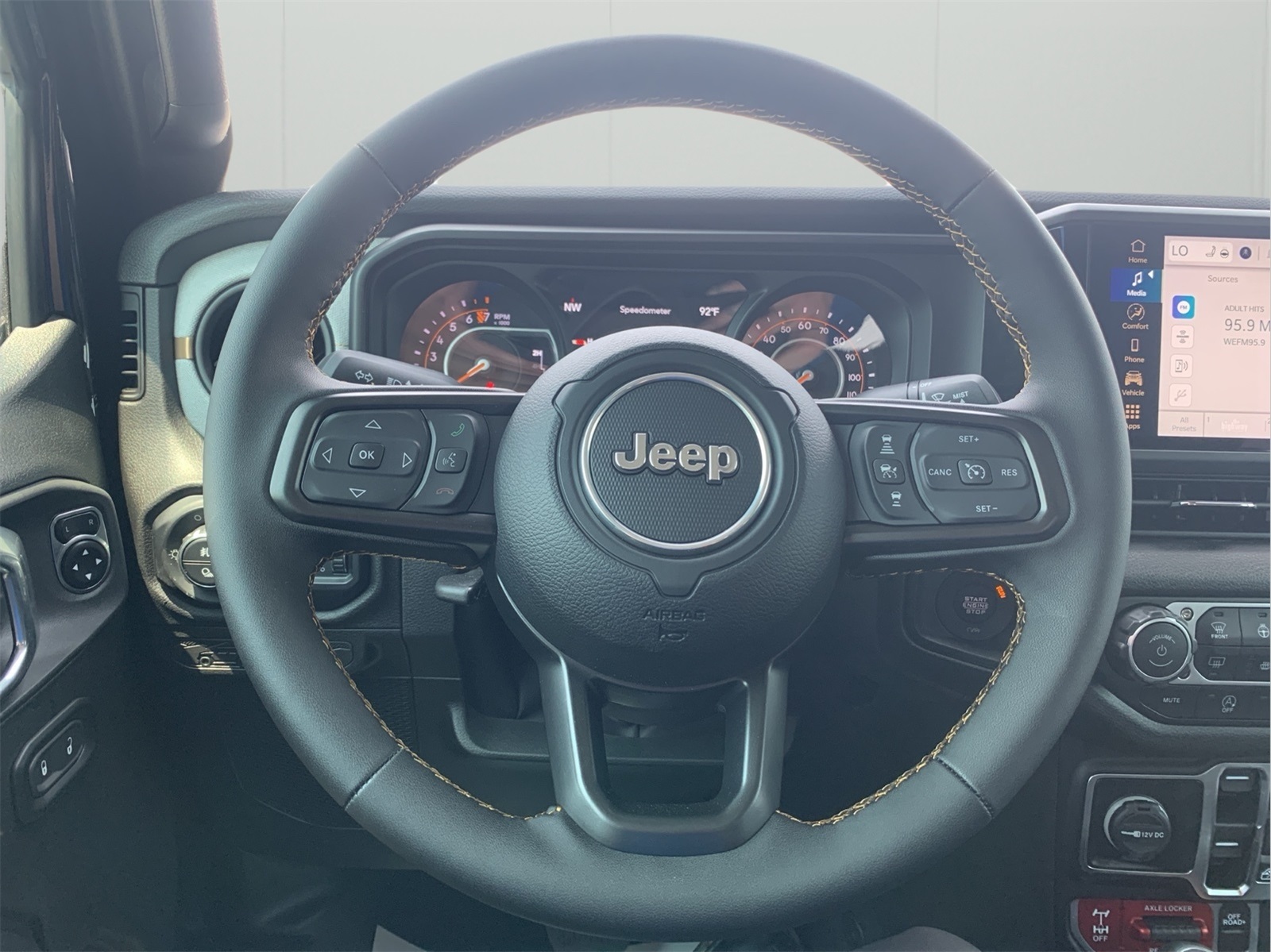 2025 Jeep Gladiator Willys photo 12