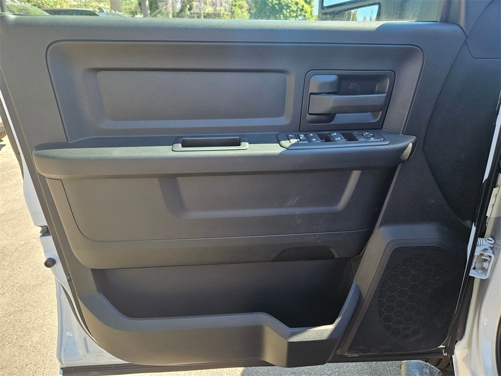 2025 Ram 2500 Tradesman photo 11