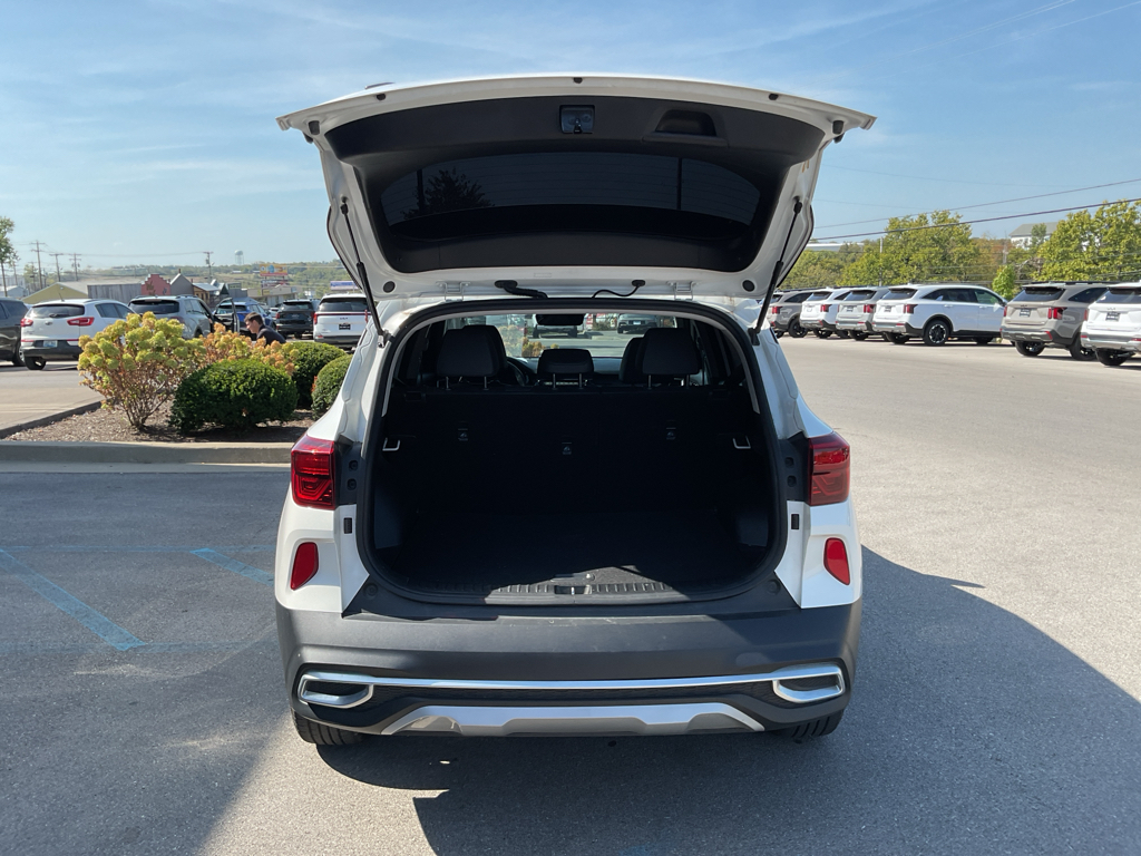 2023 Kia Seltos EX photo 11
