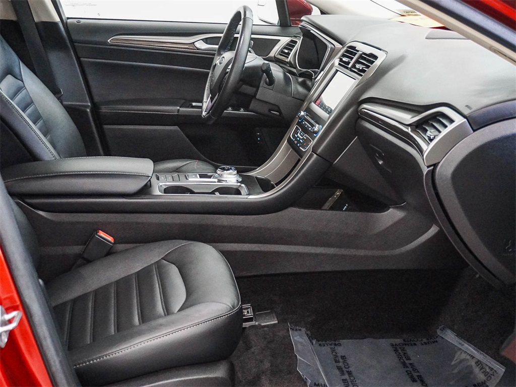 2017 Ford Fusion Energi SE photo 12