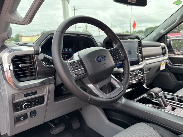 2025 Ford F-150 Lariat photo 27