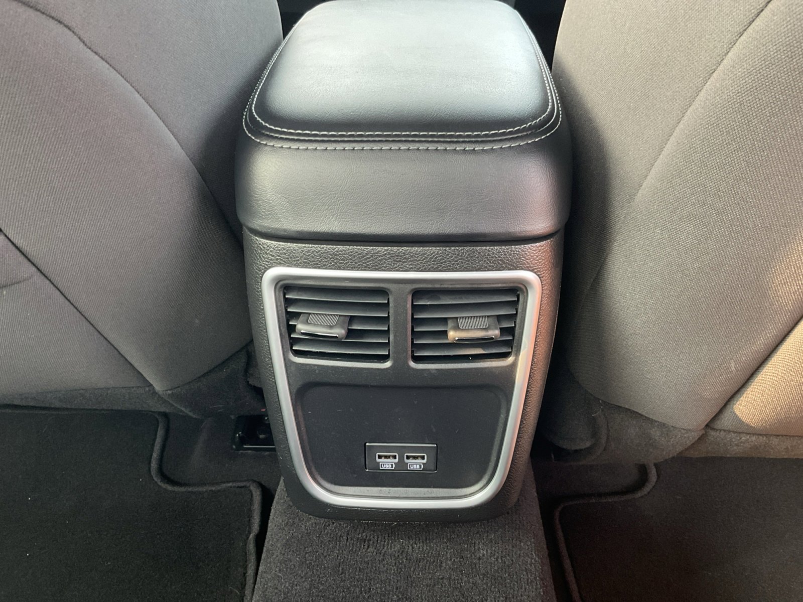 2022 Dodge Charger SXT photo 5