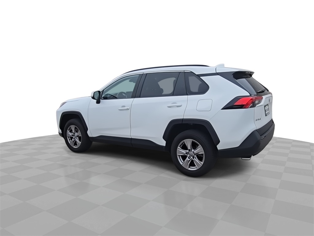 2024 Toyota RAV4 XLE photo 6
