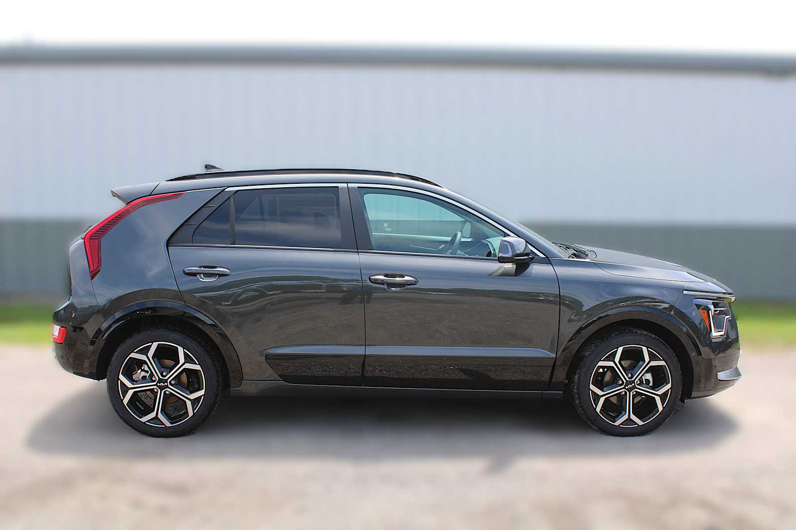 2025 Kia Niro EX Touring photo 4