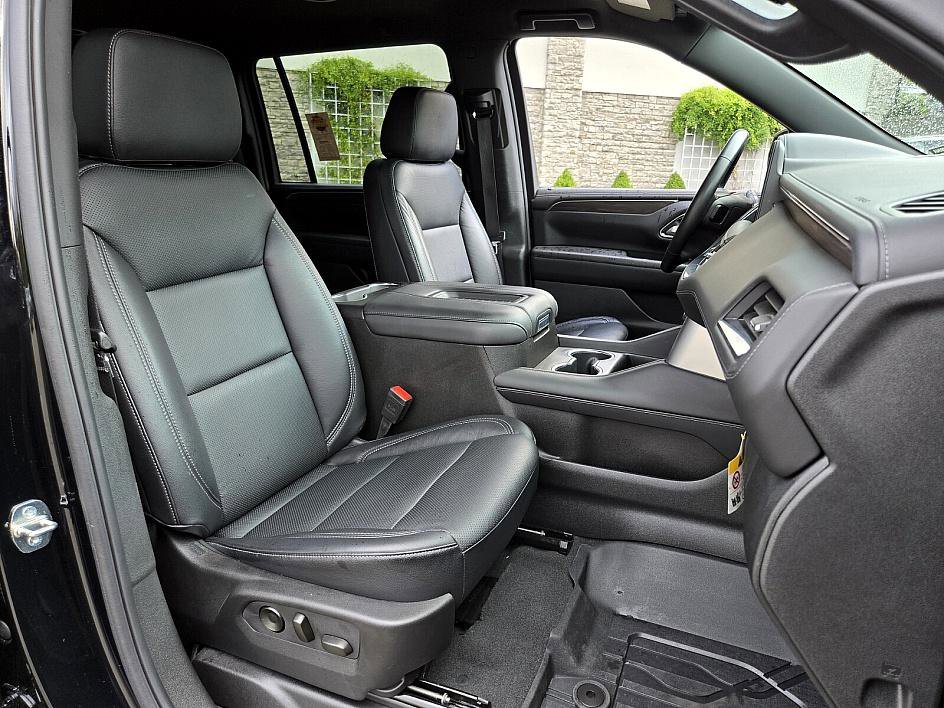 2024 Chevrolet Suburban LS photo 15