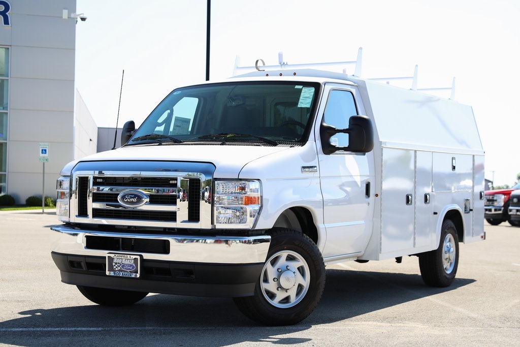 2025 Ford E-350 photo 6