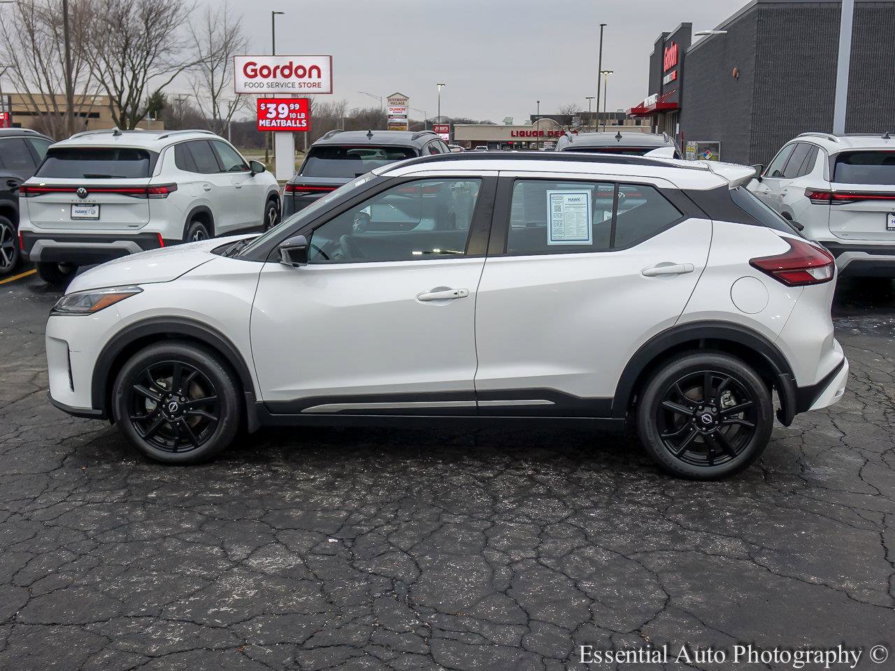 2024 NISSAN KICKS - Image 3