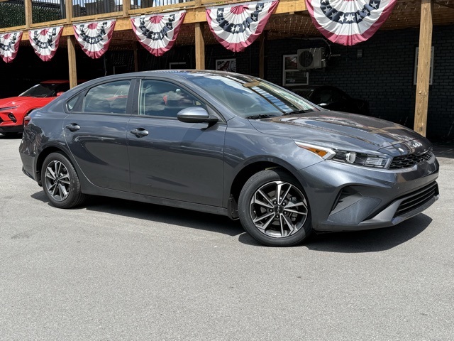 2024 Kia Forte LXS photo 2