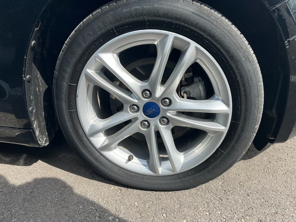 2018 Ford Fusion Hybrid SE photo 11