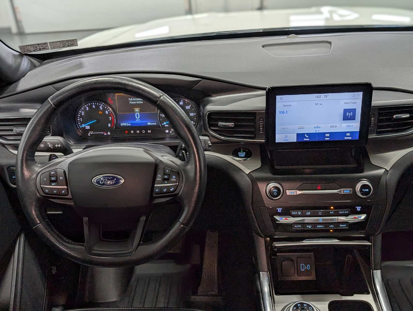 2020 Ford Explorer XLT photo 3