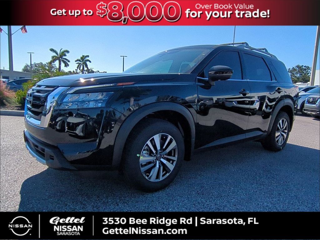 2025 Nissan Pathfinder SL's photo