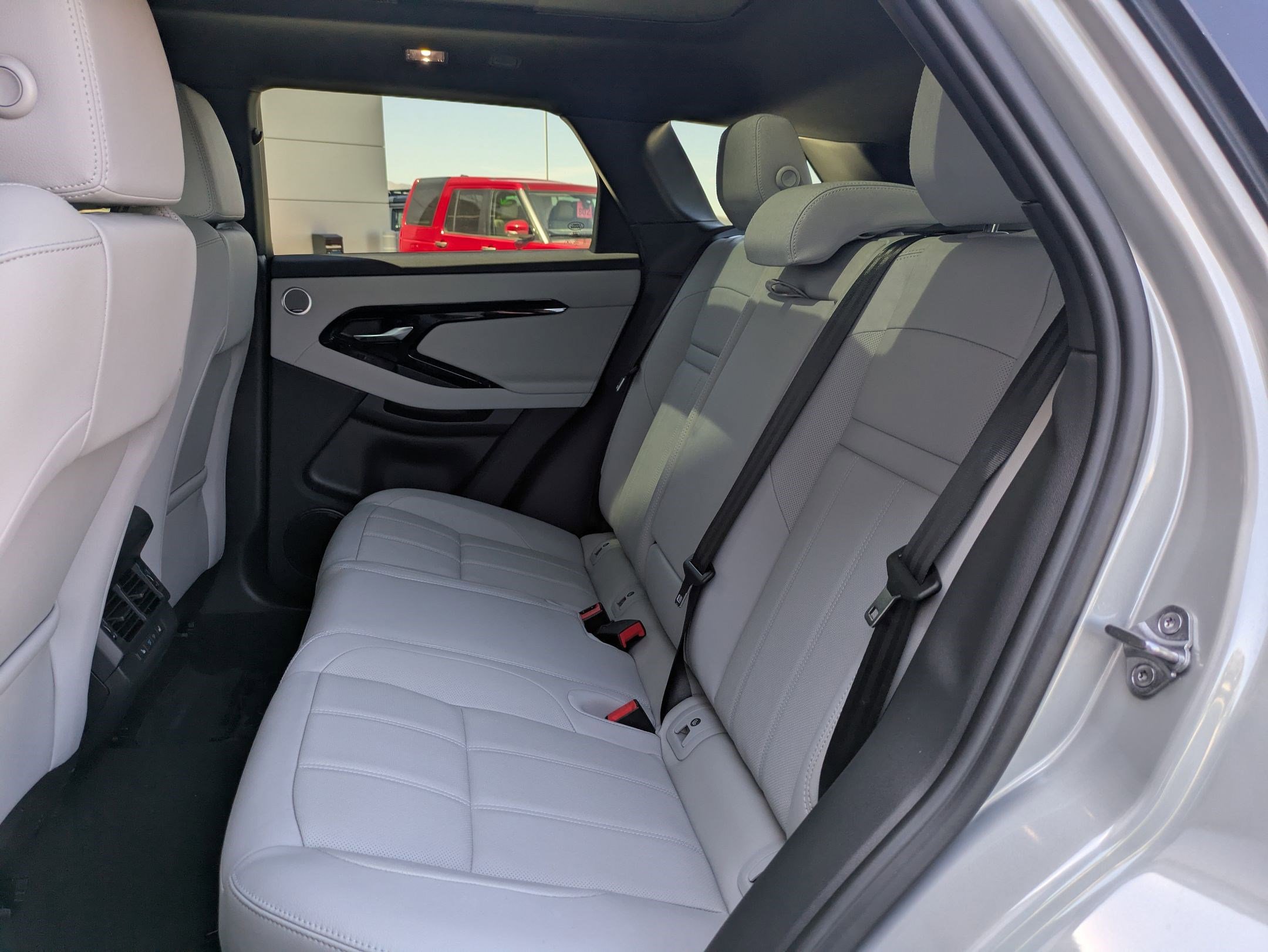 2026 Land Rover Range Rover Evoque S photo 16