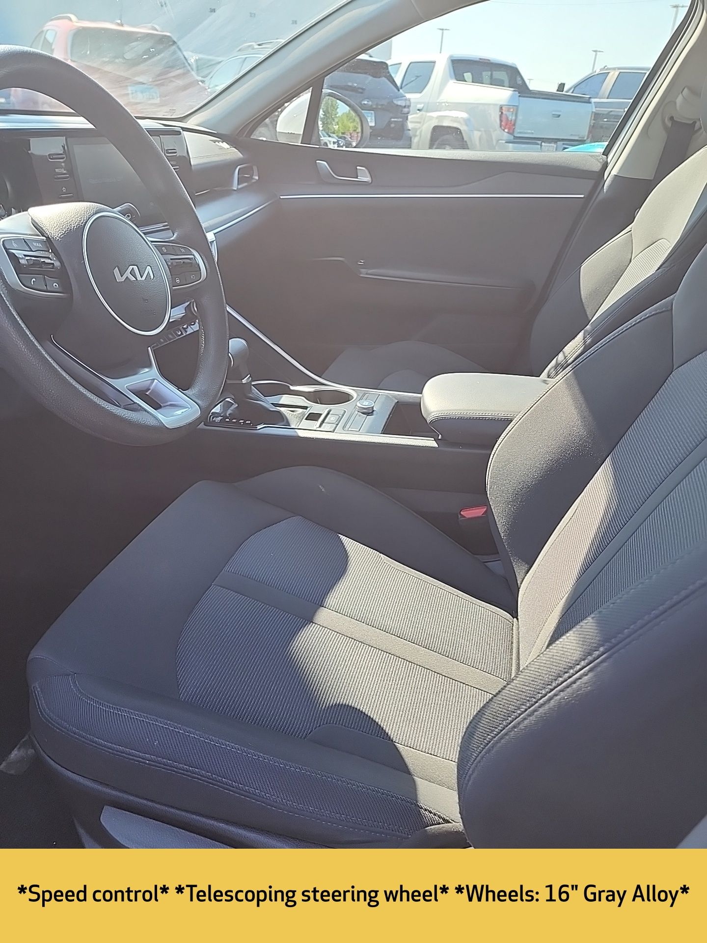 2023 Kia K5 LXS photo 4