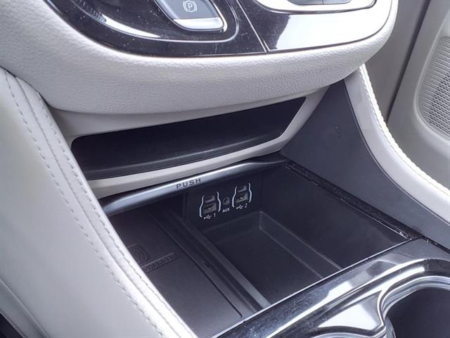 2023 Chrysler Pacifica Limited photo 13