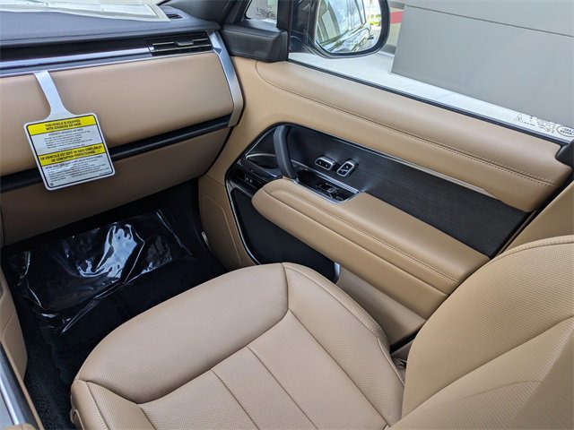 2025 Land Rover Range Rover SE photo 19