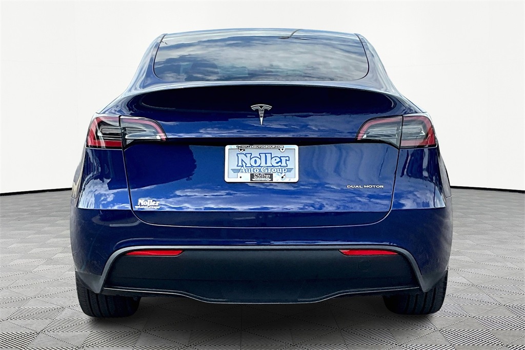 2023 Tesla Model Y Standard Range photo 4