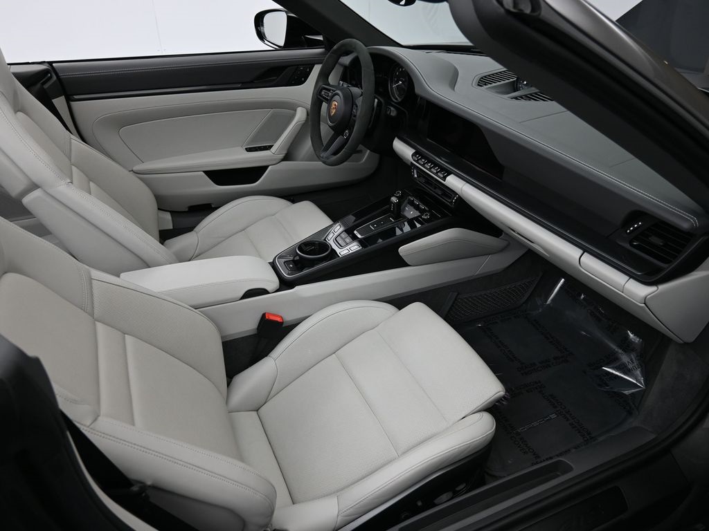 2024 Porsche 911 GTS photo 7