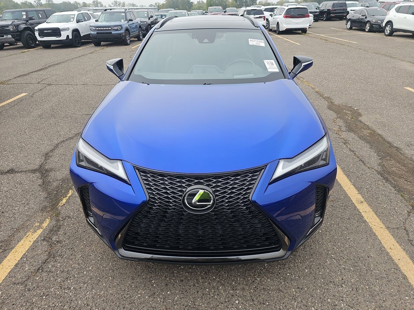 2023 Lexus UX 250h F SPORT Design photo 2