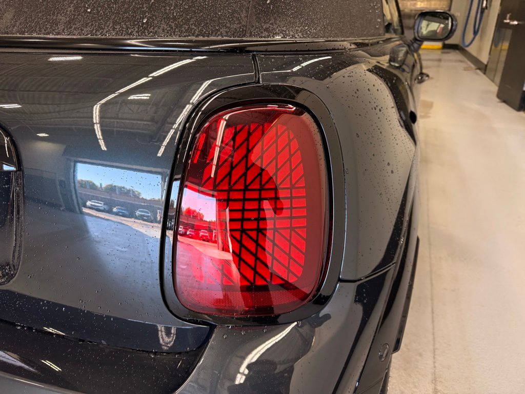 2026 Mini Cooper Convertible Iconic photo 4