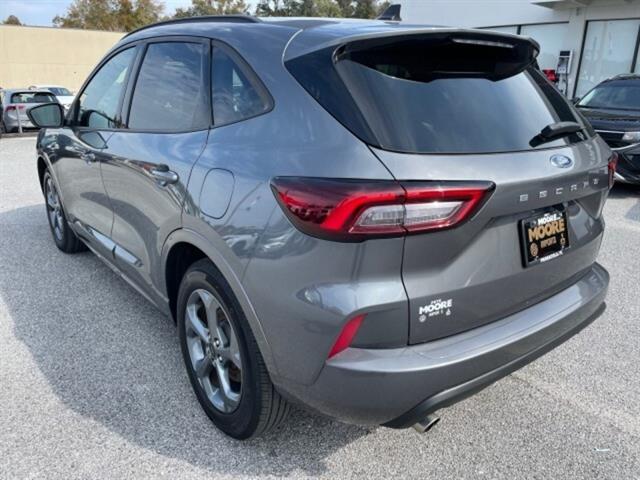 2023 Ford Escape ST-Line photo 4