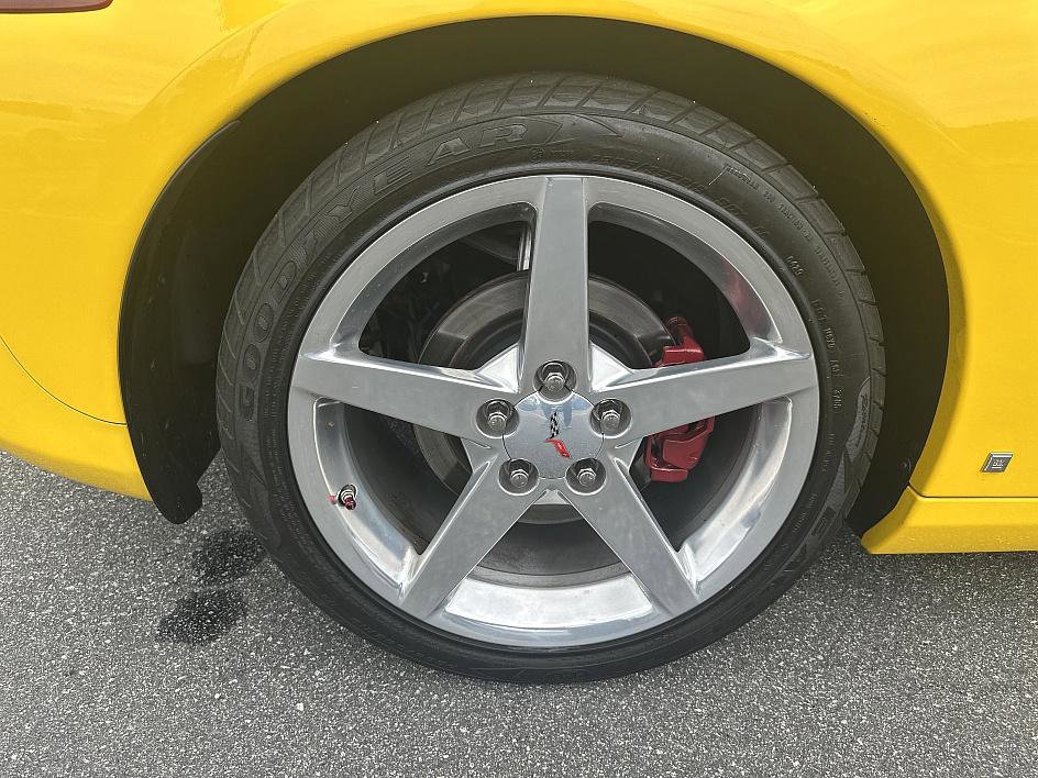 2006 Chevrolet Corvette Base photo 17