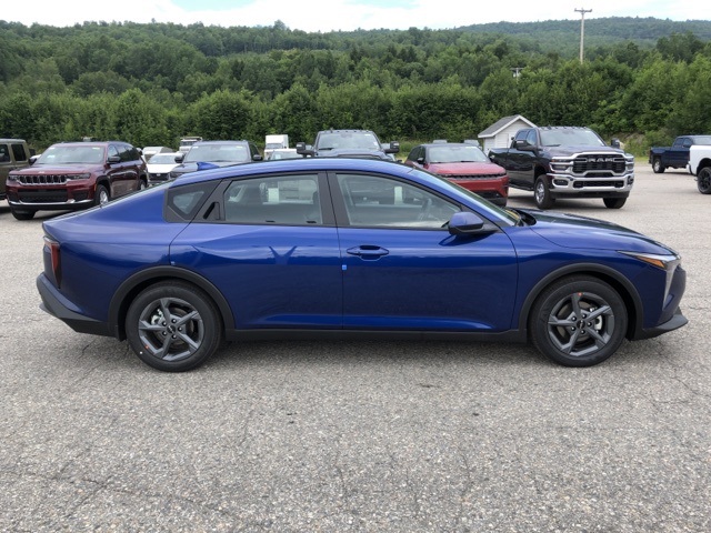 2025 Kia K4 LXS photo 2