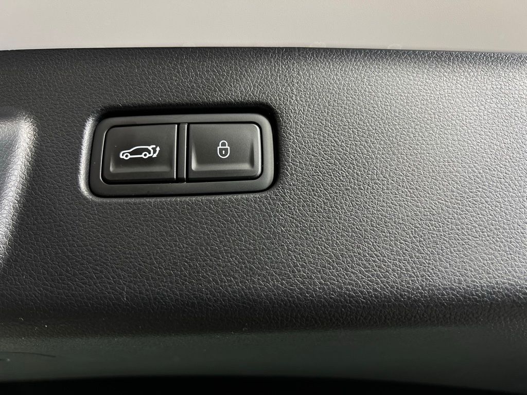 2023 Genesis GV60 Performance photo 28