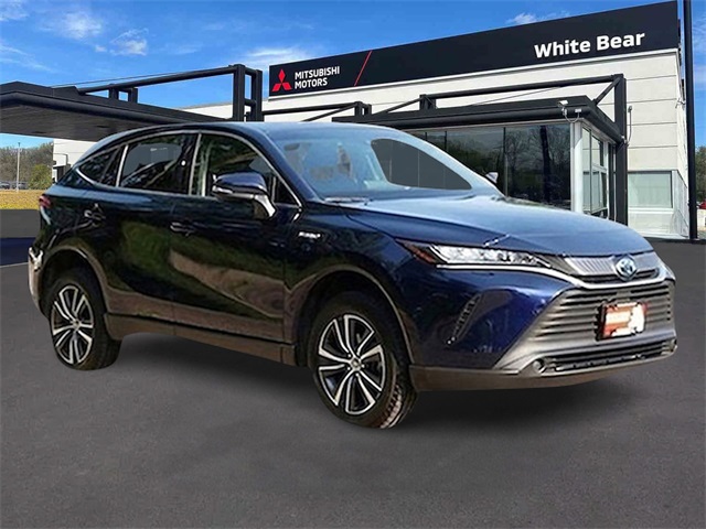 2021 Toyota Venza LE's photo