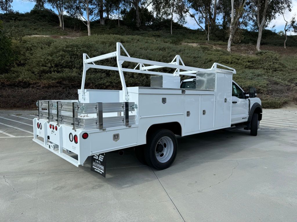 2024 Ford F-550 photo 7
