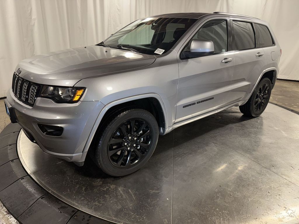 2021 Jeep Grand Cherokee Laredo X's photo