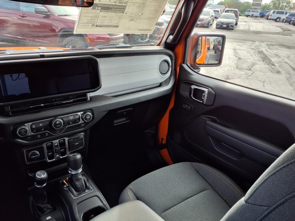 2025 Jeep Wrangler Sport S photo 12