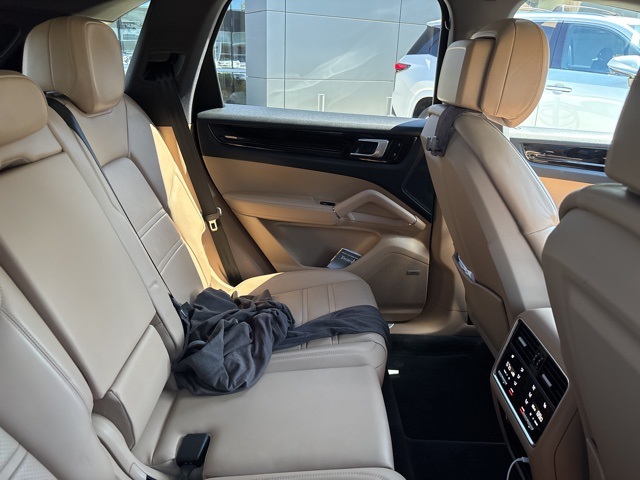2020 Porsche Cayenne Base photo 11