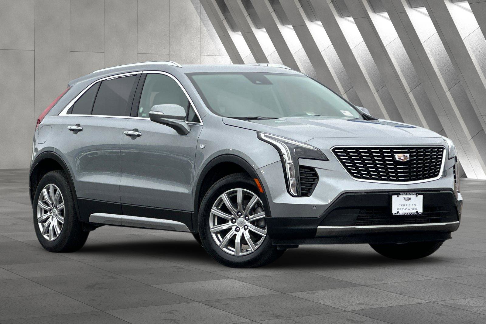 2023 Cadillac XT4 Premium Luxury photo 2