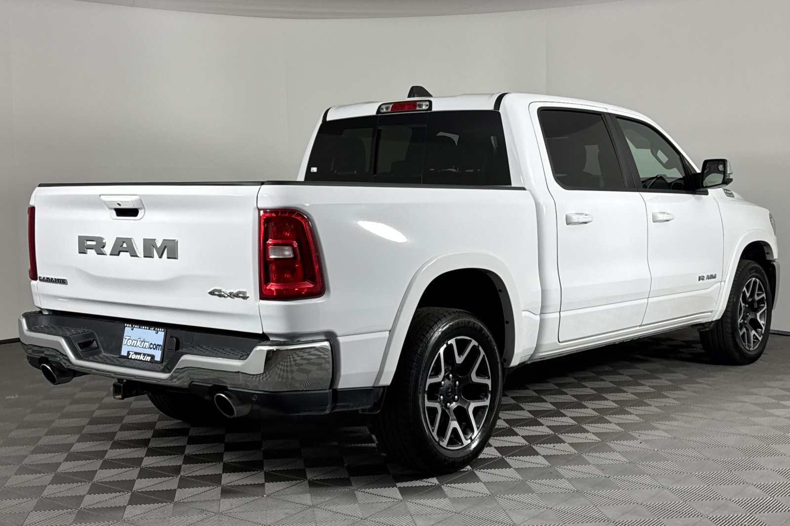 2025 Ram 1500 Laramie photo 4