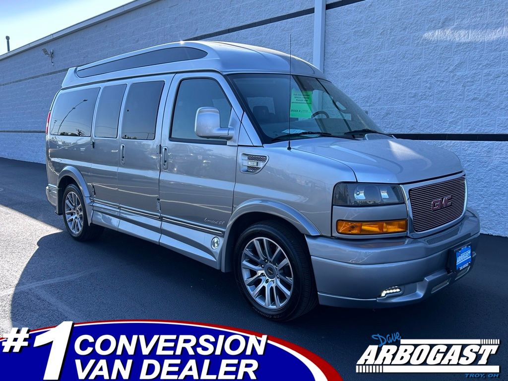2021 GMC Savana Passenger LS's photo