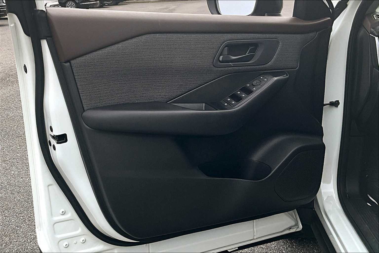 2023 Nissan Rogue S AWD photo 19