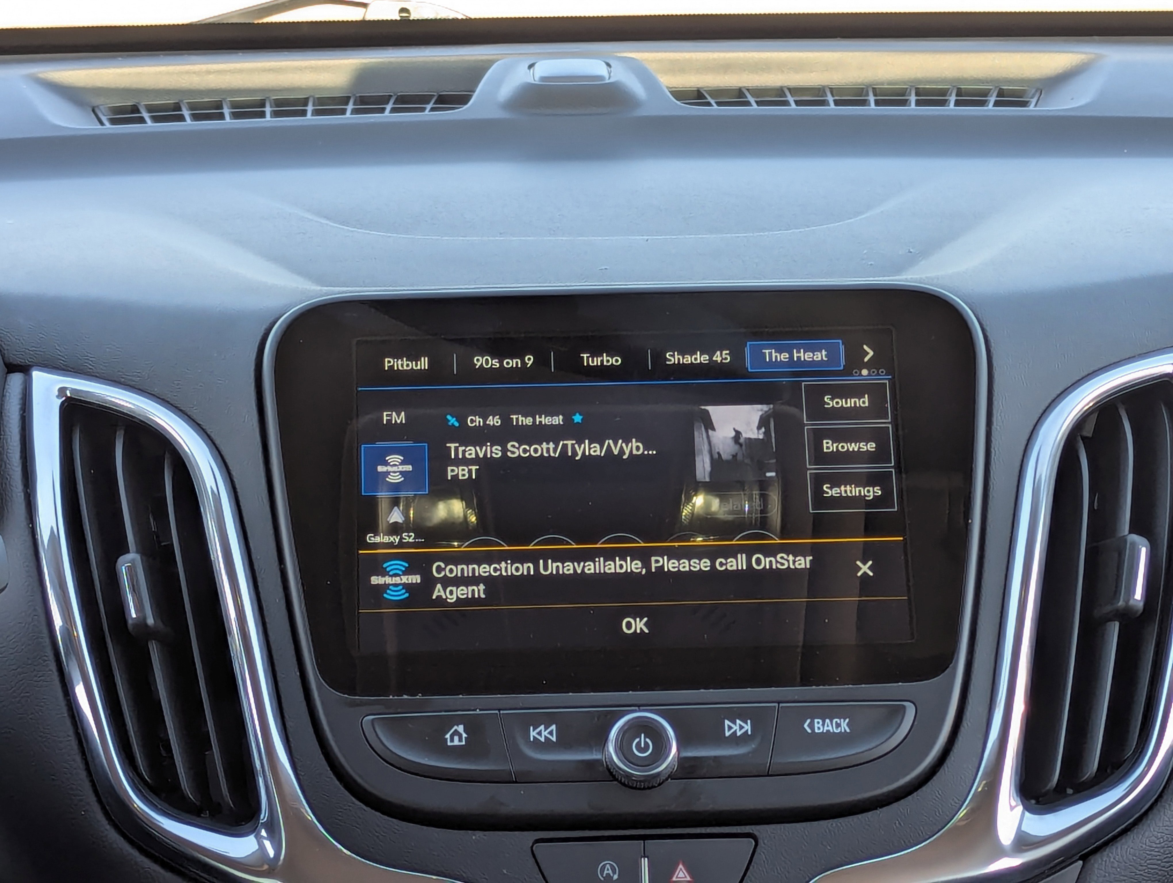 2023 Chevrolet Equinox LT photo 2