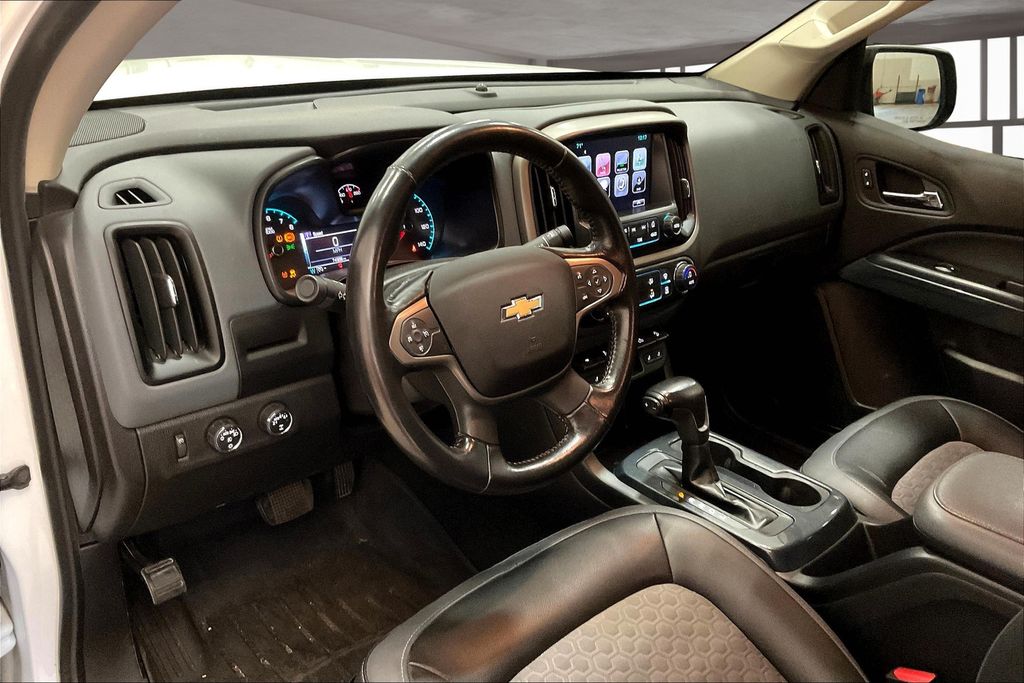 2017 Chevrolet Colorado Z71 photo 12