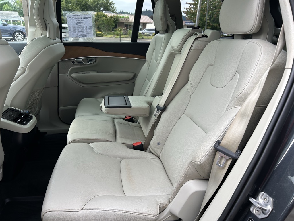 2021 Volvo XC90 T5 Momentum photo 22