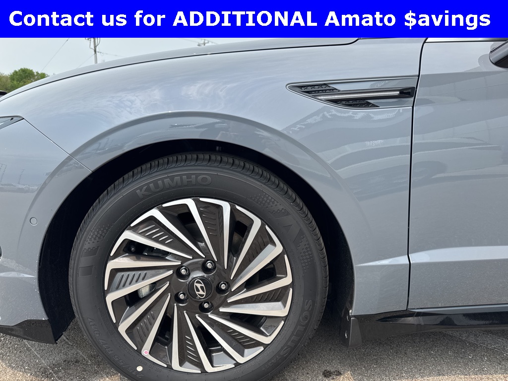 2025 Hyundai Sonata Hybrid Limited photo 2