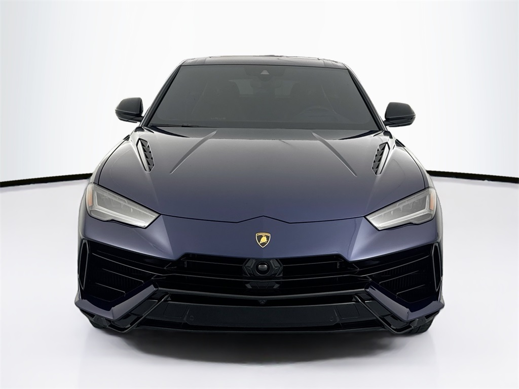 2023 Lamborghini Urus S photo 2