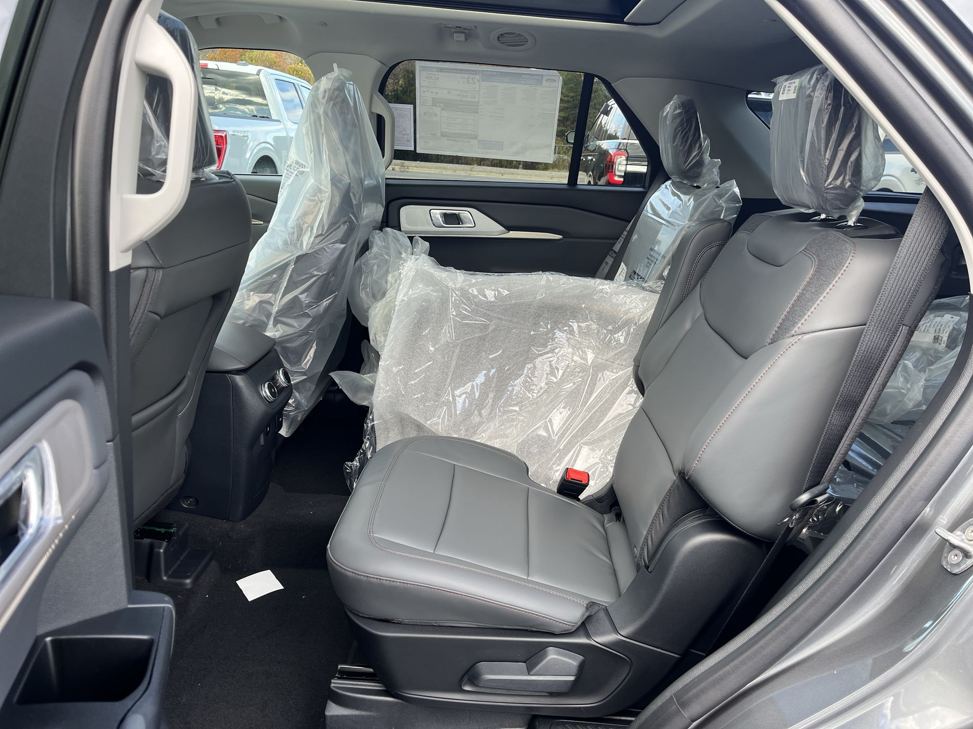 2026 Ford Explorer photo 4